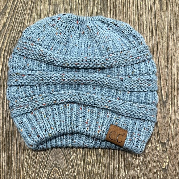 CC Beanie Hat Cozy Confetti Flecked Bun Acrylic Chunky Knit Blue One Size - Picture 1 of 5